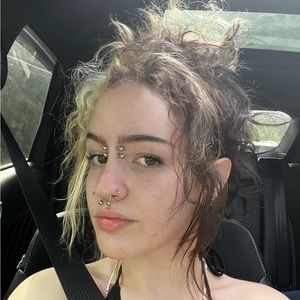 Meet your Posher, Avery